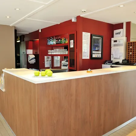 Hotel Campanile Montelimar Nord - A7 Sortie 17 3*