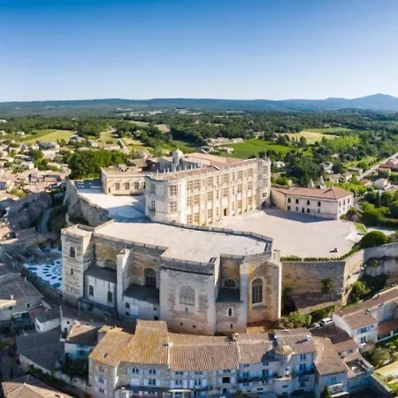 Campanile Montélimar 3*